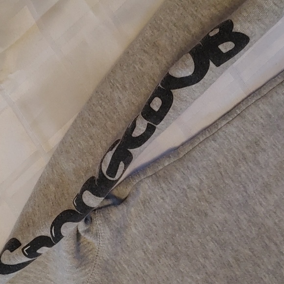 Adult SpongeBob SquarePants Hoodie. Size Medium - Picture 3 of 11